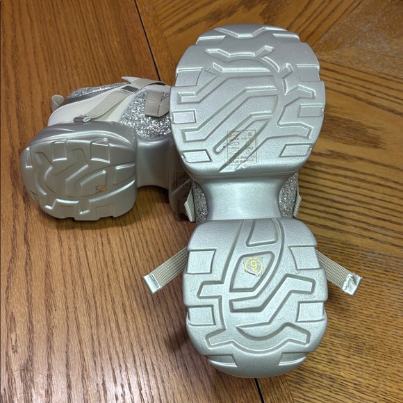 Azalea Wang- Amado Silver Chunky Sneakers - Picture 7 of 9